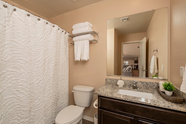 Building Photo - 1547 E Inouye Dr