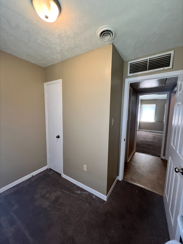 Foto del edificio - 276 Greenfield Dr