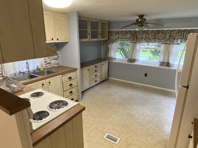 Building Photo - 40 Highland Ave