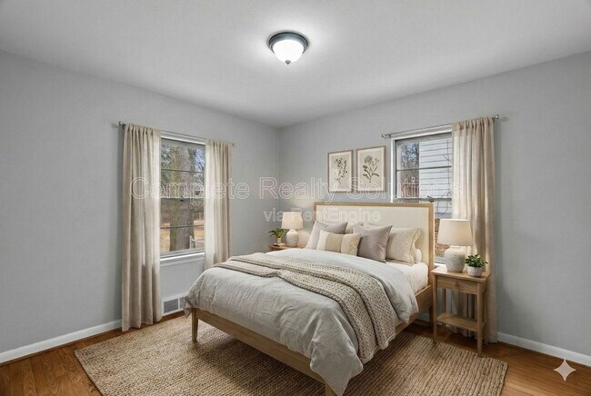 Foto del edificio - 9220 Leamont Dr