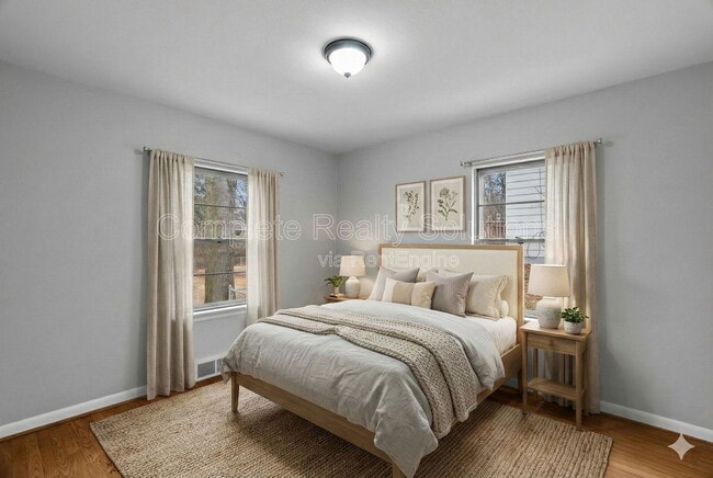 Photo - 9220 Leamont Dr House