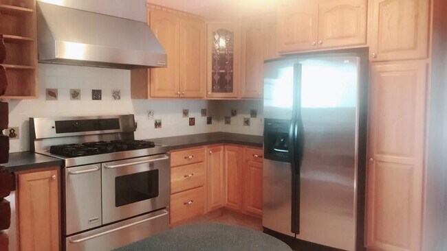 Building Photo - 93 Partridge Ave