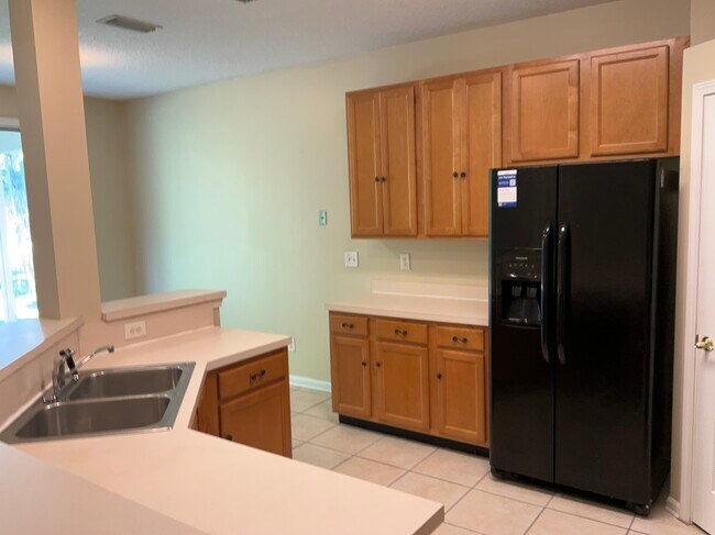 Foto del edificio - 1982 Protection Pt