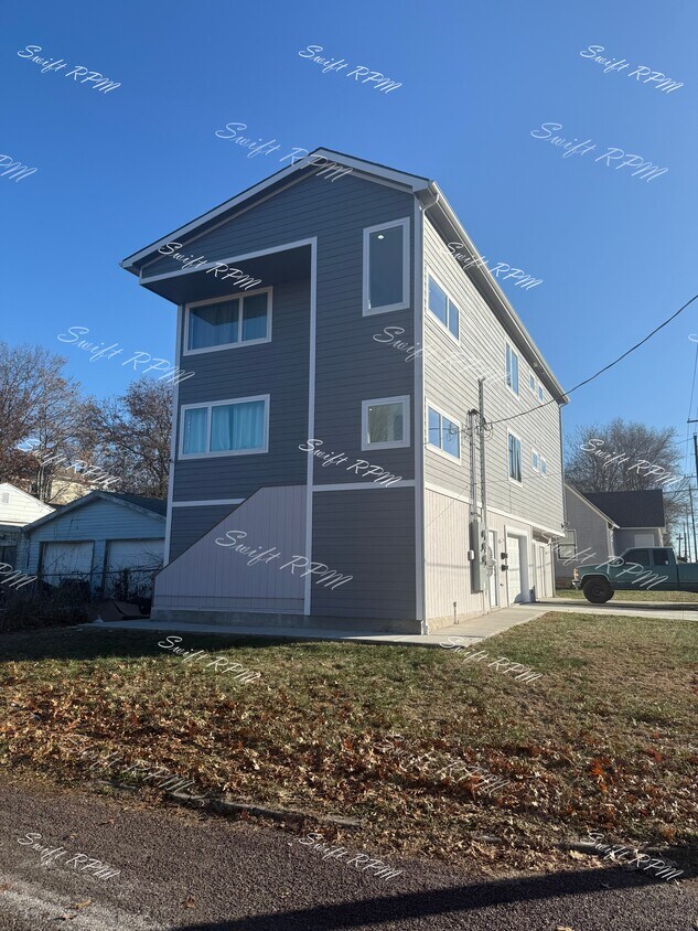 Primary Photo - 119 Kickapoo St