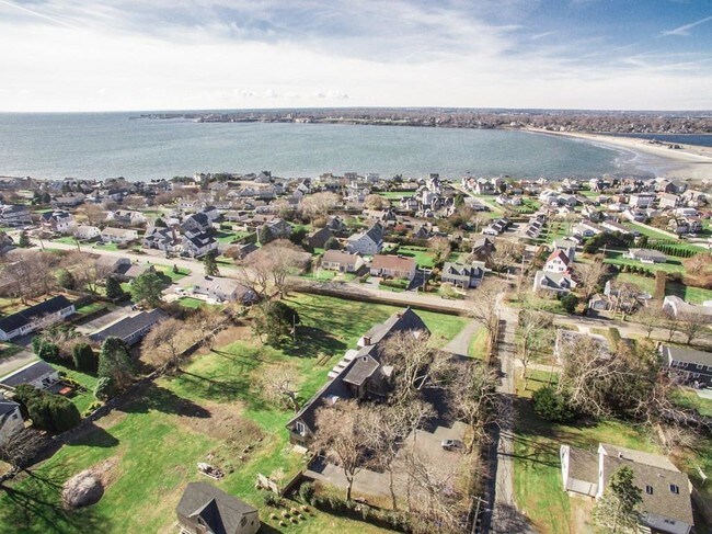 Foto del edificio - 438 Wolcott Ave