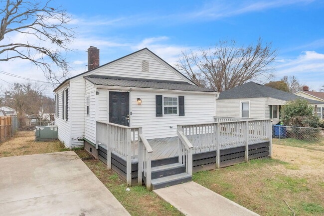 Building Photo - Updated 2 Bedroom / 1 Bath Home in Spartanburg $1,205/mo rent