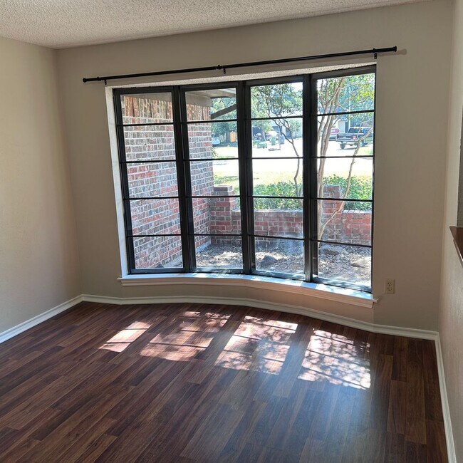 Foto del edificio - 5917 Pleasant Wood Trail