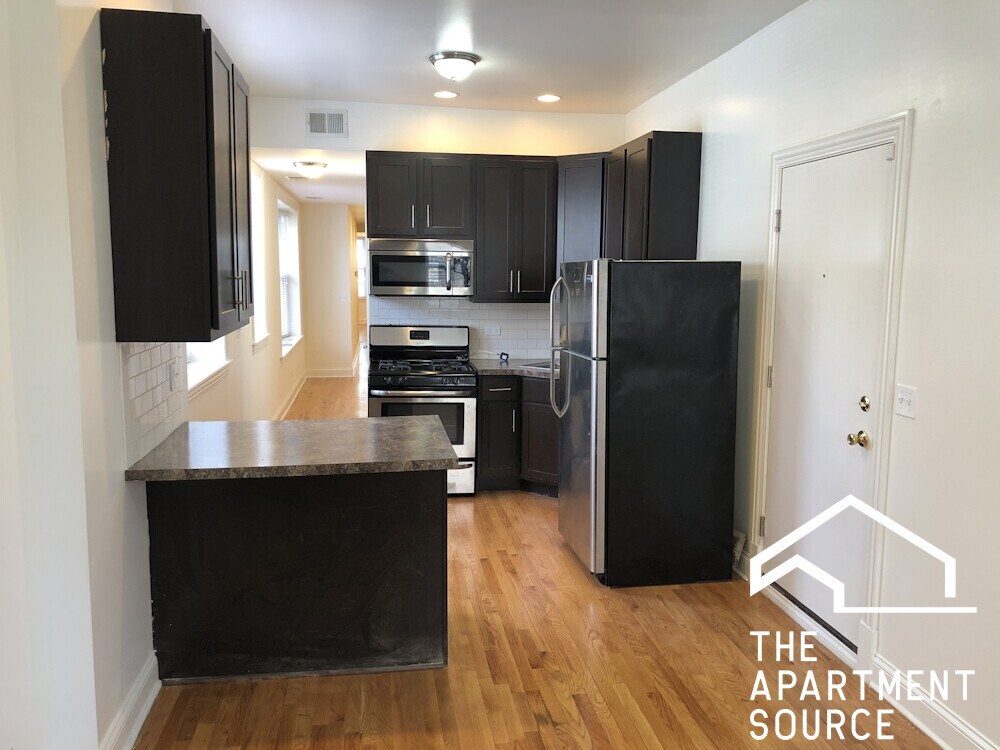 Foto principal - 4452 N Sheridan Rd