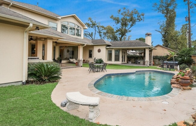 Foto del edificio - 1611 Lynnview Dr