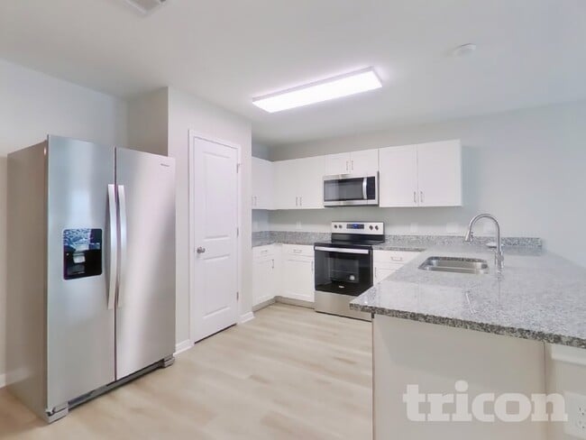 Building Photo - 15676 Del Norte Dr