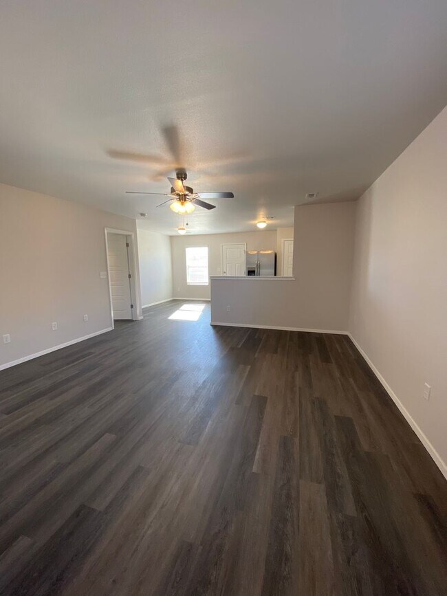 Foto del edificio - Three Bedroom | Two Bathroom Home in Fox Tail