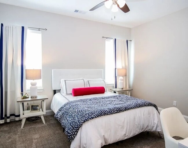 Building Photo - 3 Bedroom / 3.5 Bath at the Commons in Oxford