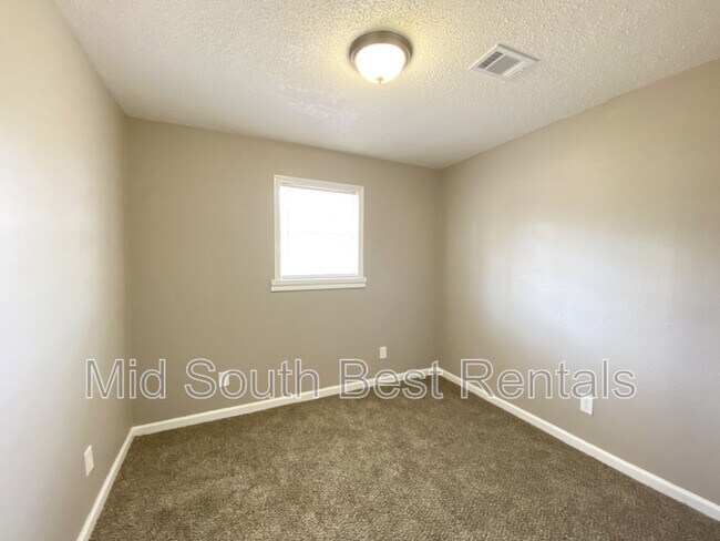 Foto del edificio - 9224 Chicot Rd