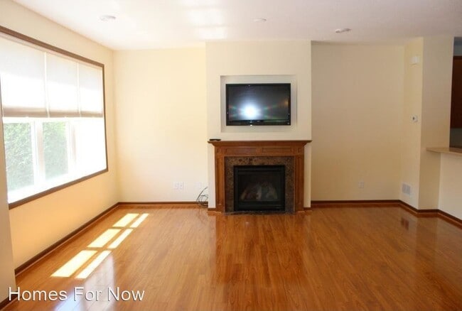 Building Photo - 3 br, 2.5 bath House - 3395 Cherry Lane #D