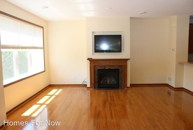 Foto del edificio - 3 br, 2.5 bath House - 3395 Cherry Lane #D