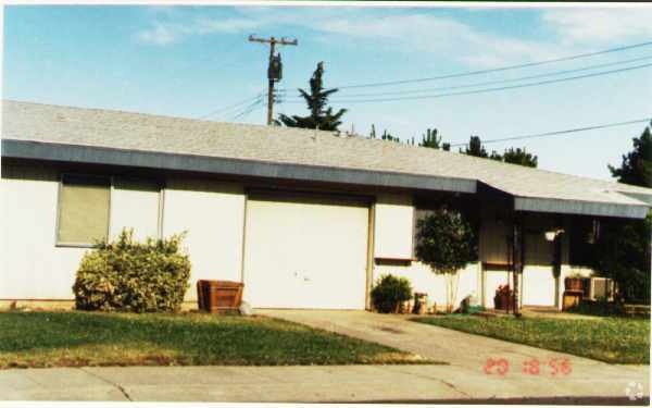 Primary Photo - 2338-2340 Aladdin Way