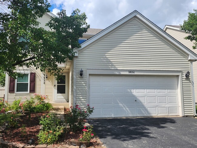Building Photo - 3832 Baybrook Dr