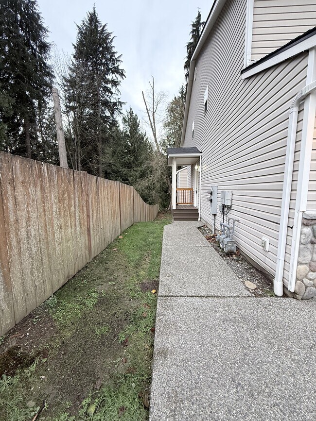 Foto del edificio - 502 91st Ave SE