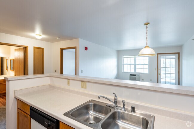 1HAB, 1BA - 674SF - Algonquin Manor Senior Apartment Homes