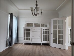 Building Photo - 521 18th Ave