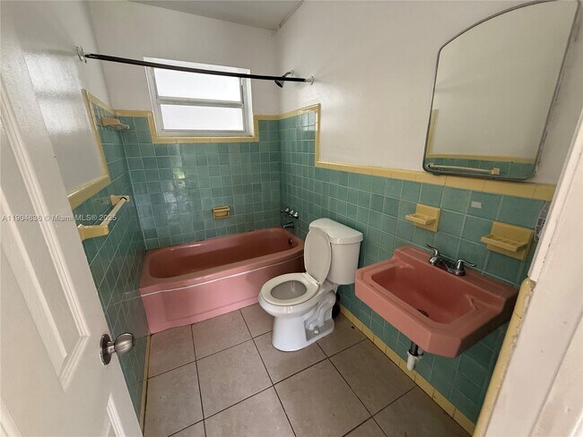 Foto del edificio - 14355 NE 6th Ave