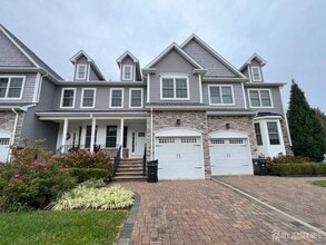 Building Photo - 29 McCormick Ave N