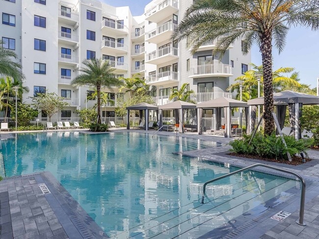 Building Photo - AMLI Park West