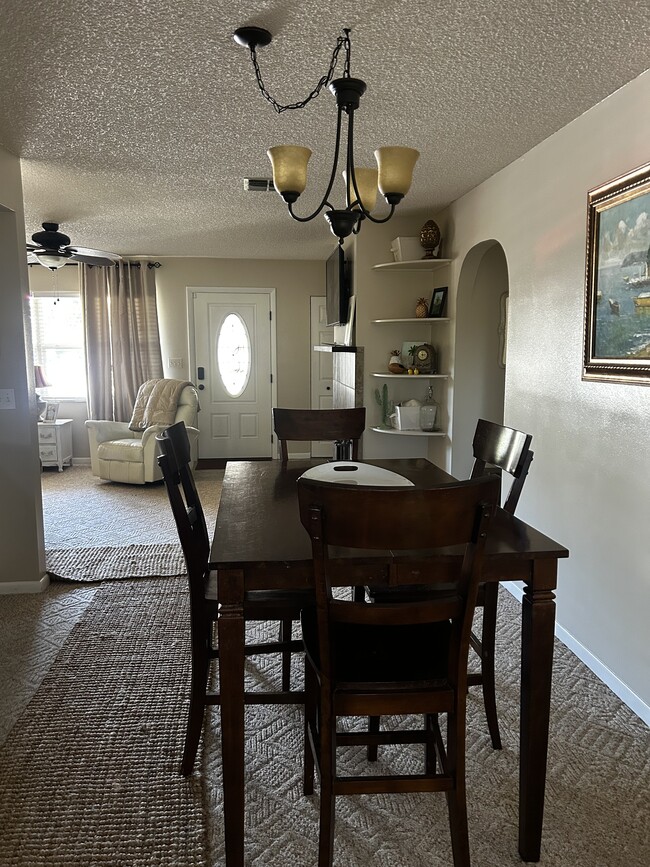 Foto del edificio - 1136 Peach Tree Dr