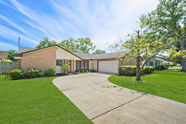 Building Photo - 4943 Cheena Dr