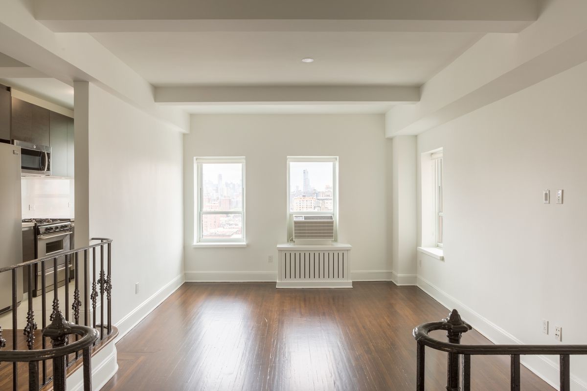 Primary Photo - 501 W 113th St