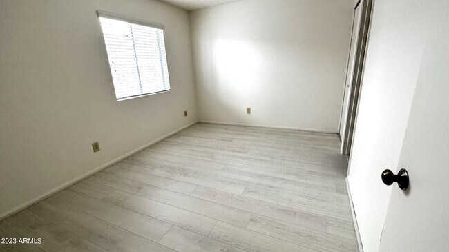 Building Photo - 700 E University Dr