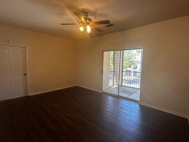 Building Photo - Longleaf Villas #1008