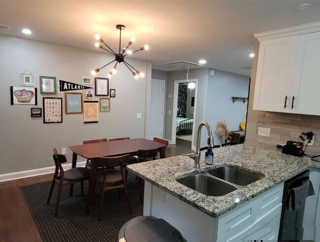 Foto del edificio - 1372 Lockwood Dr SW