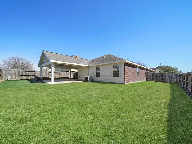 Foto del edificio - 3301 Clover Hill Ln