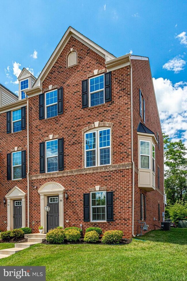 Building Photo - 30 Madison St