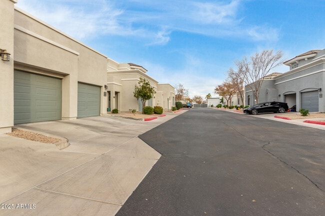 Building Photo - 295 N Rural Rd