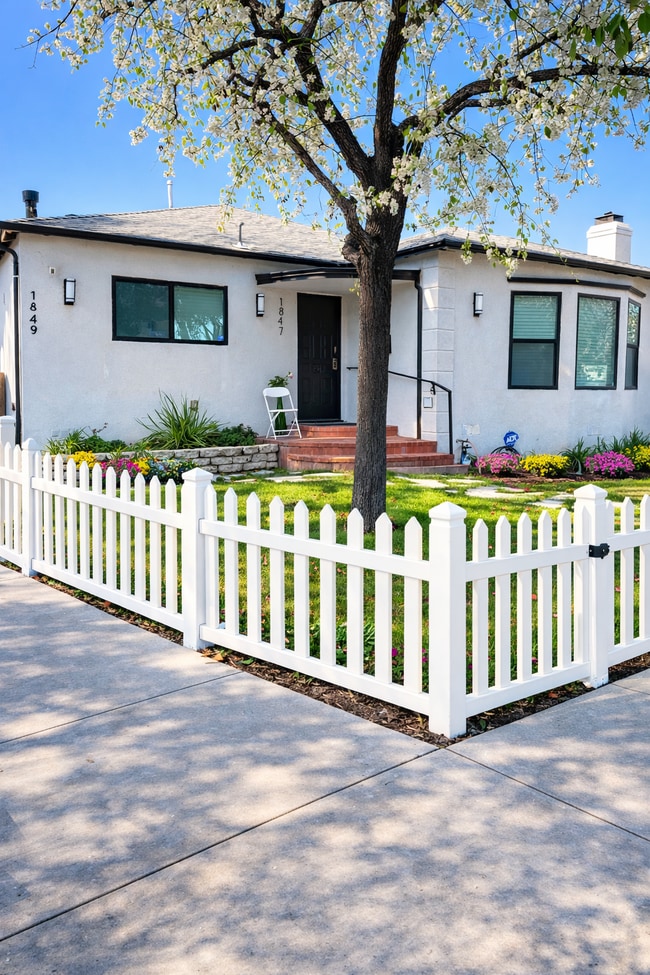 Building Photo - 1847 Stearns Dr