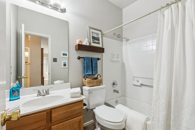 Foto del edificio - FLEXIBLE LEASE, STAY LONGER SAVE MORE!