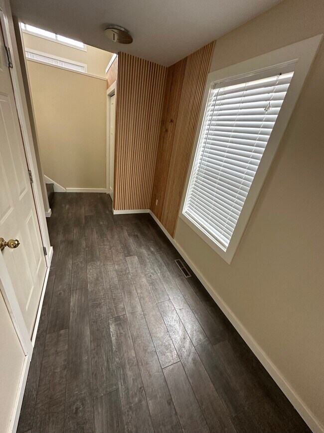 Entrada - 813 Alysheba Rd