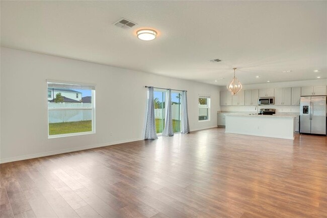 Building Photo - 3936 Fescue St