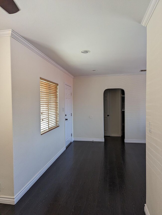 Foto del edificio - 4011 Kenmore Ave