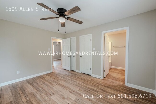 Building Photo - 1509 Allen St
