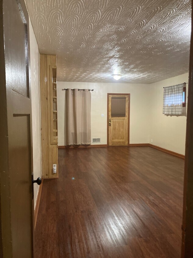 Building Photo - 2752 Ridge Ave