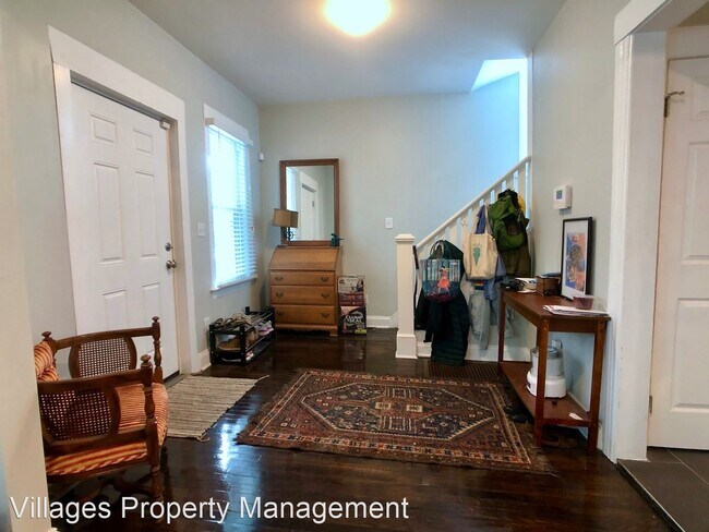 Building Photo - 3 br, 1.5 bath House - 2509 Beals