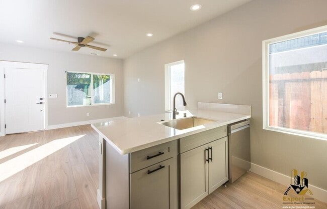 Building Photo - 44 Adler Cir