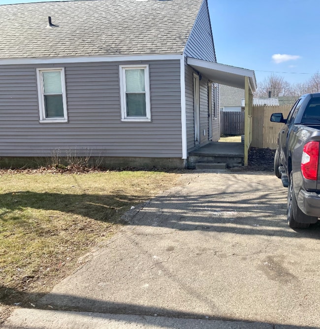 Building Photo - 15 Channing Pl