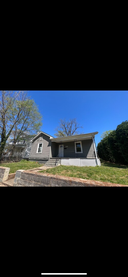 Foto del edificio - 2225 Russell Ave SW 2+ bedroom 1 bath $1195