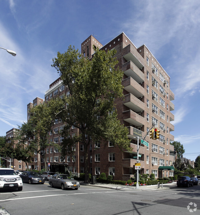 Forest Royale Condominium Apartments - Forest Hills, NY | Apartments.com