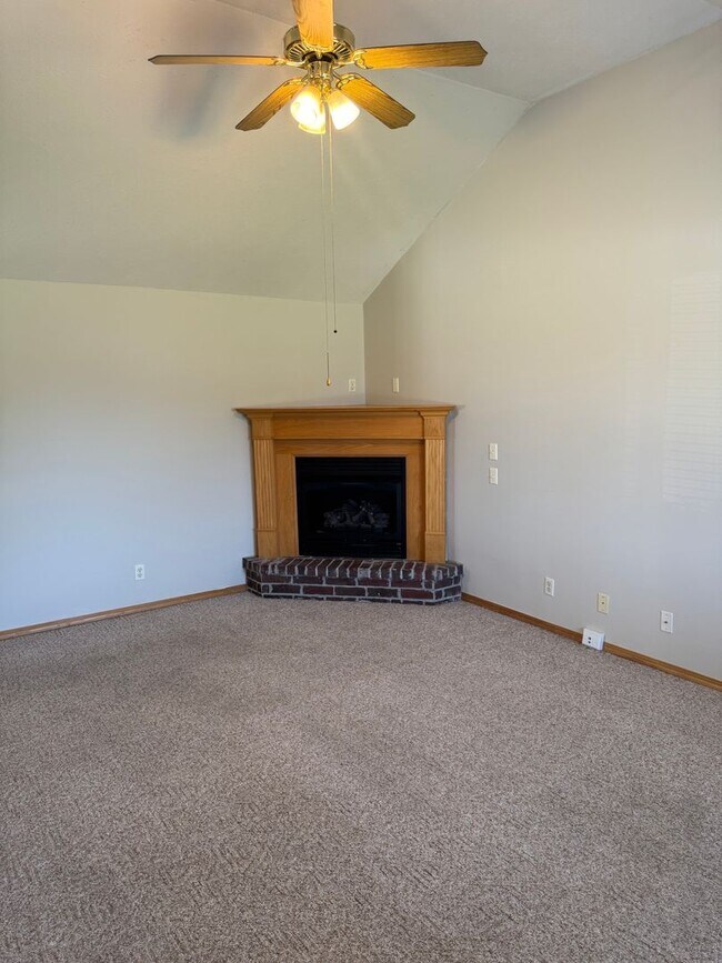 Foto del edificio - 3805-3807 W Montclair