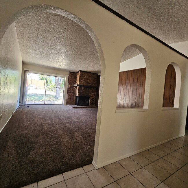 Building Photo - 519 Dean Ct